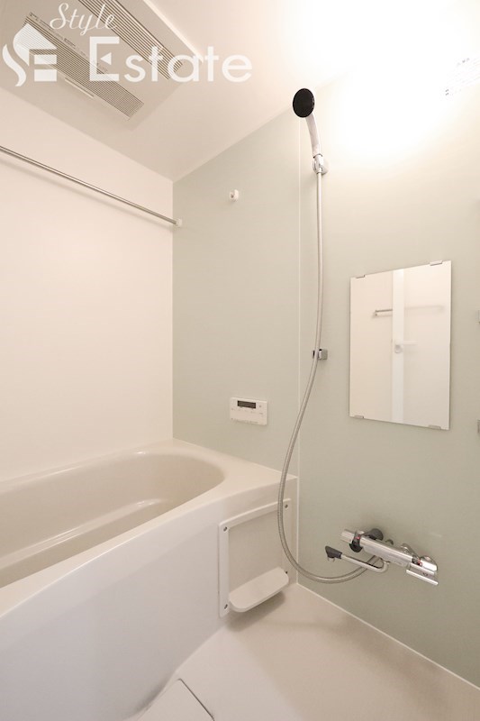 バス・シャワールーム　バスルーム　追い炊き