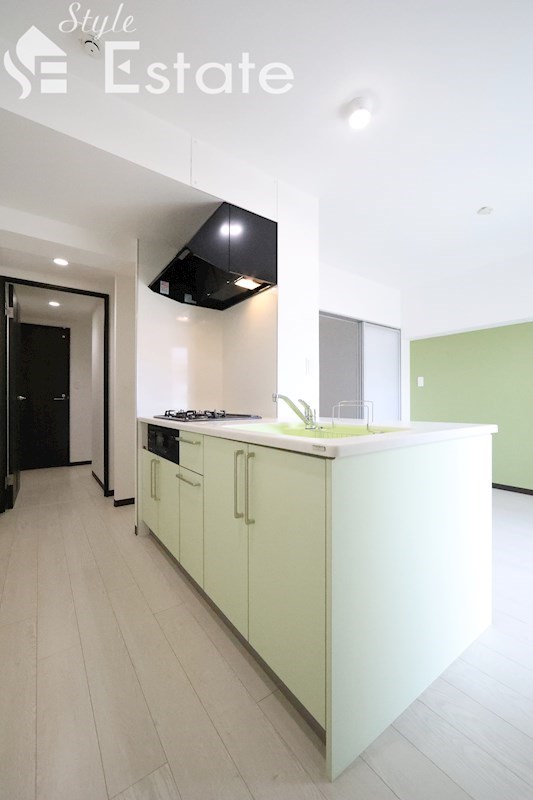 キッチン　システムキッチン（3口ガスコンロ・グリル付き)