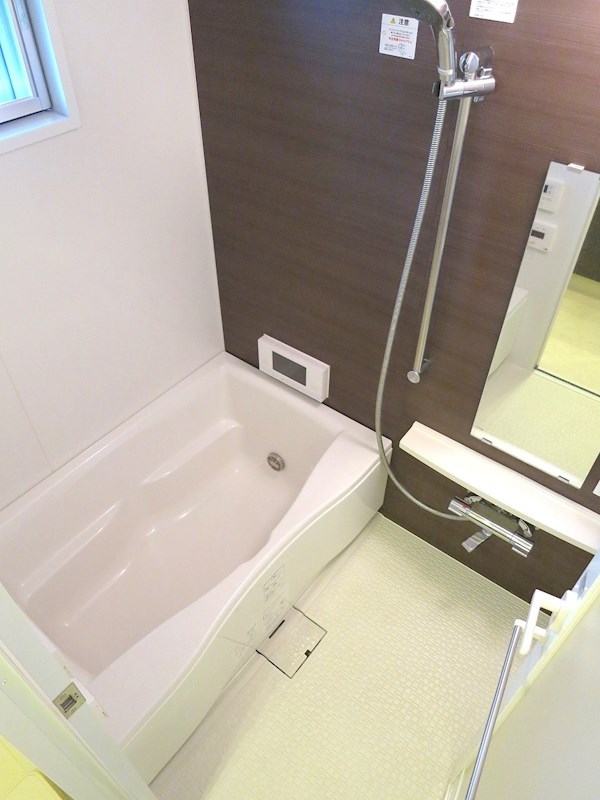 バス・シャワールーム　■浴室窓あり■