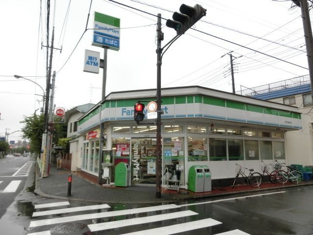 コンビニ　ファミリーマート（コンビニ）まで350m