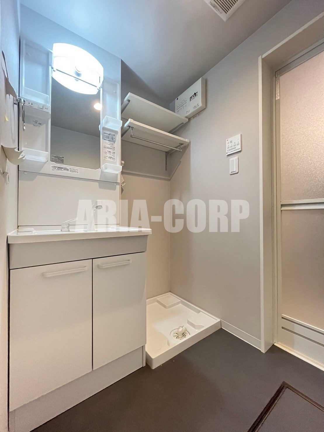 洗面設備　独立洗面台！収納豊富な洗面所♪