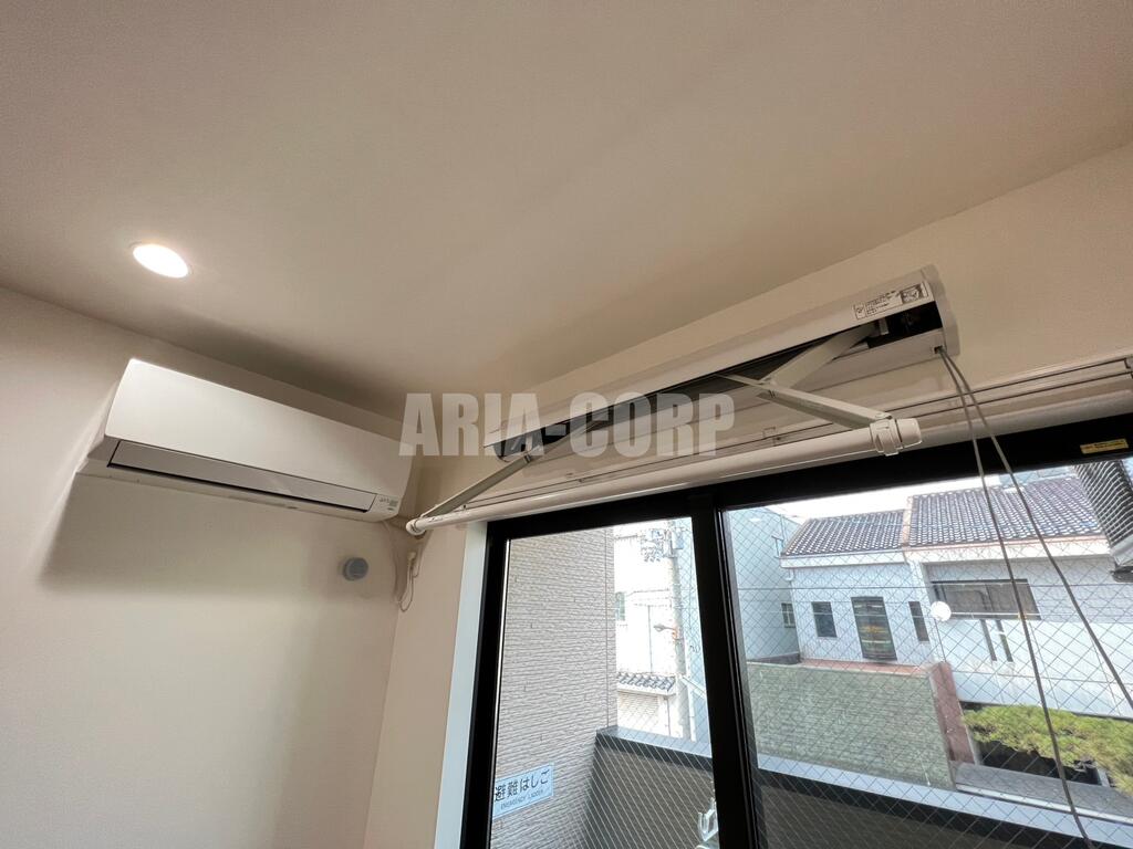 その他共有部分　お天気の悪い日に大活躍◎格納型室内物干し付き♪