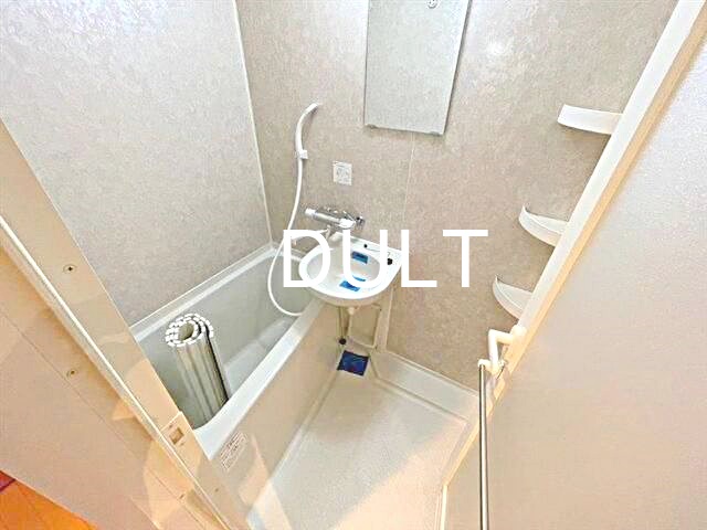 バス・シャワールーム　バスルームです。