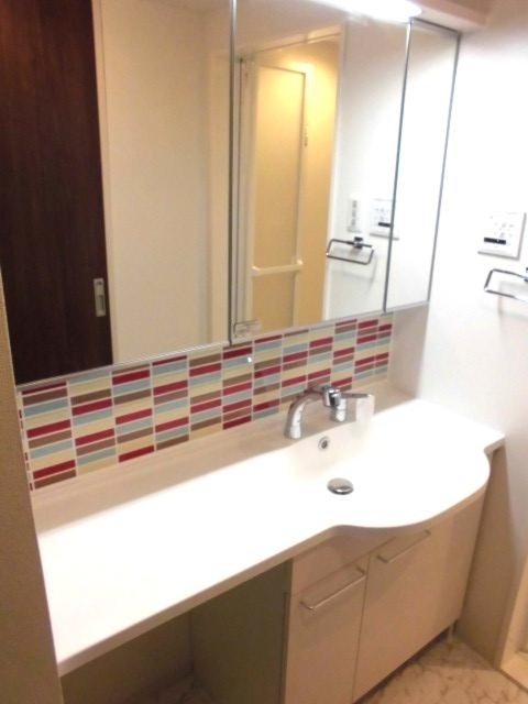 洗面設備　洗髪洗面化粧台