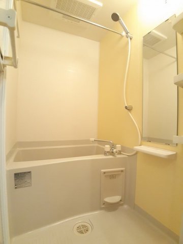 バス・シャワールーム　ゆったり過ごせるお風呂です