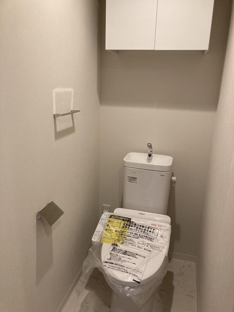 トイレ　温水洗浄便座付のトイレです！