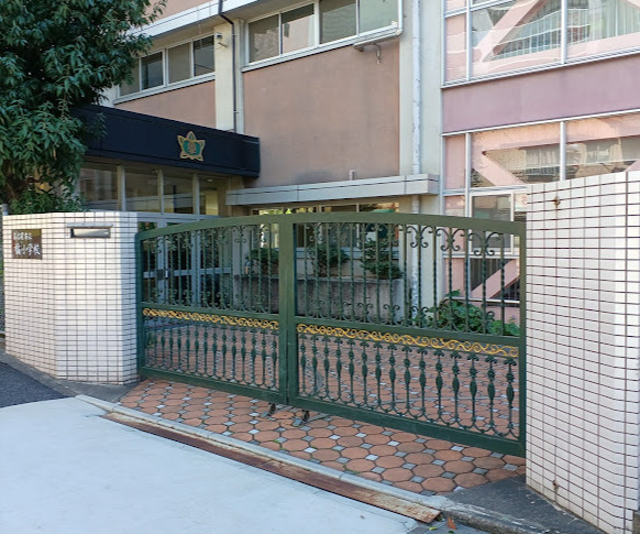 小学校　名古屋市立橘小学校（小学校）まで822m