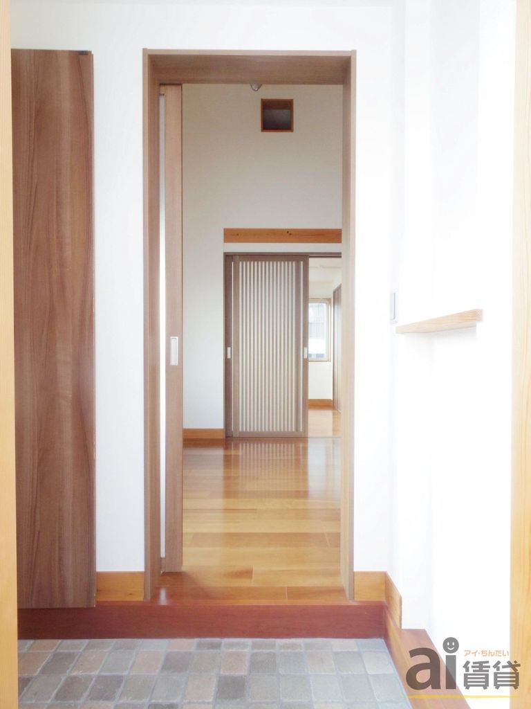 玄関　※別号室写真です。