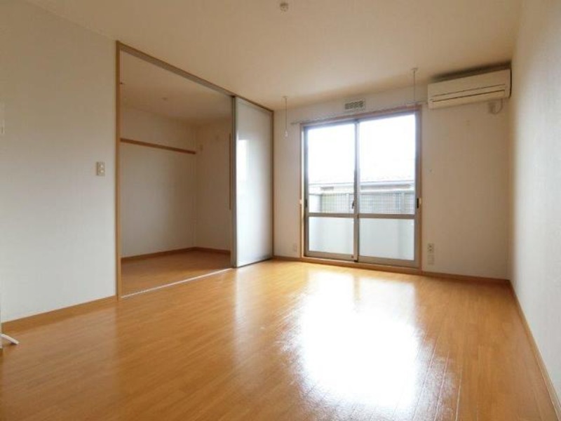 居室・リビング　図面と現状に相違がある場合には現状を優先