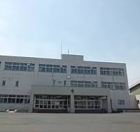 中学校　石狩市立花川中学校（中学校）まで620m