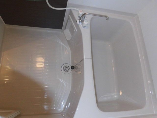 バス・シャワールーム　バストイレ別