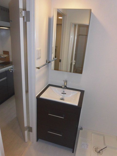 洗面設備　オシャレな独立洗面台