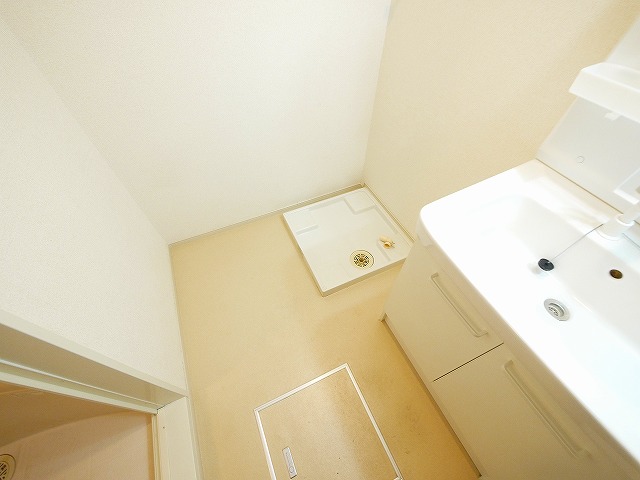 洗面設備　スペースが確保できる洗面所です