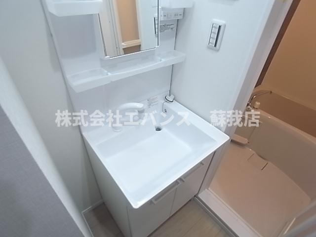 洗面設備　独立洗面台で身支度をすべて済ませてしまいましょう