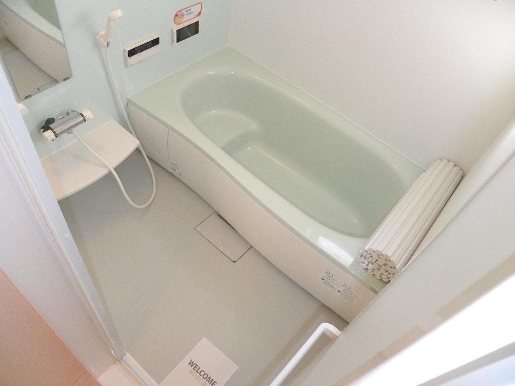 バス・シャワールーム　追い焚き給湯・浴室TV付