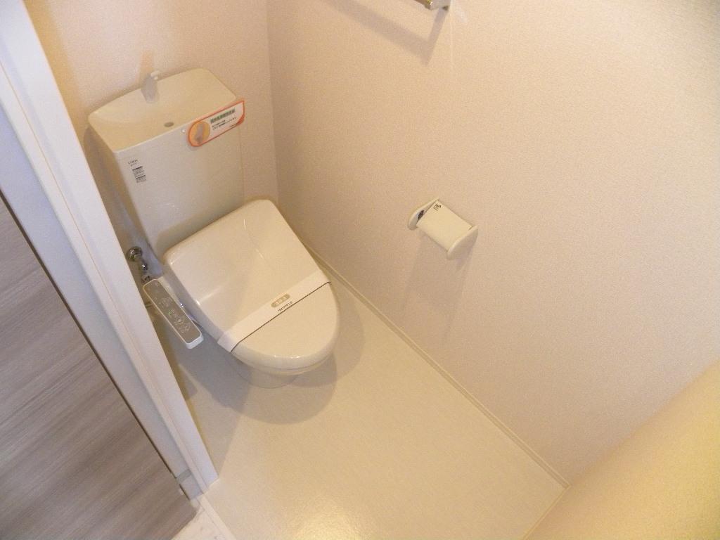 トイレ　温水洗浄暖房便座付