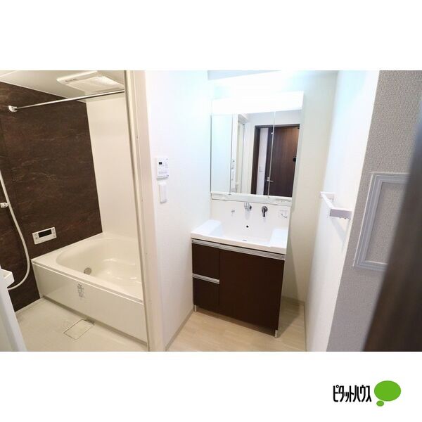 洗面設備　他号室の写真です。