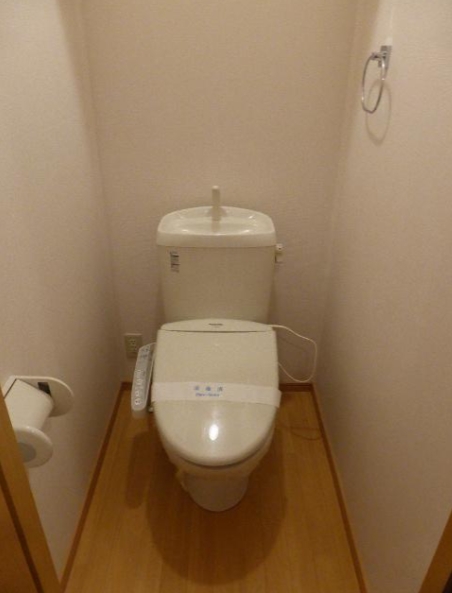 トイレ　※同建物別室の参考写真です