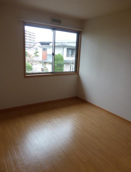 居室・リビング　※同建物別室の参考写真です