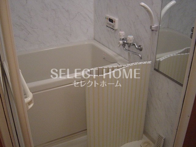 バス・シャワールーム　コンパクトで使いやすいお風呂です 同型タイプ