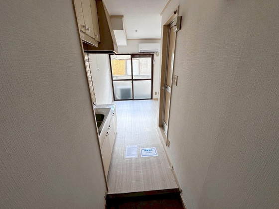 玄関　※別部屋の写真です