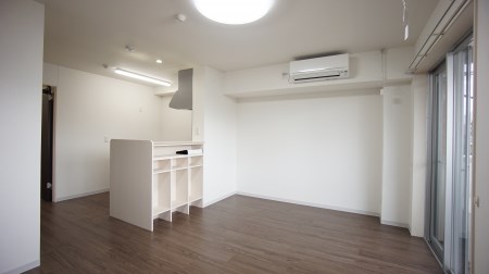 居室・リビング　エアコン・照明完備