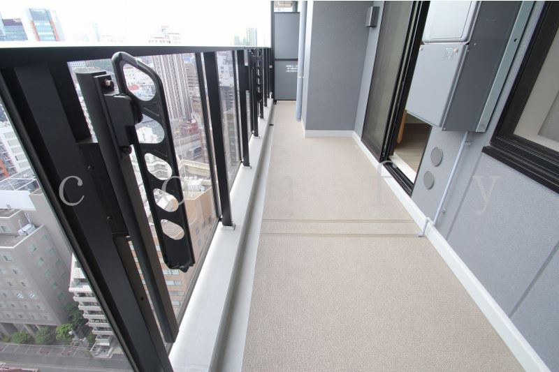 バルコニー　長さのあるバルコニー