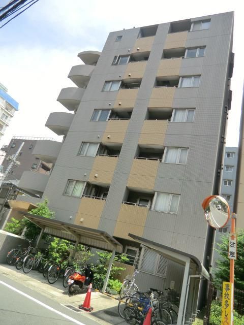 建物外観　周囲が開けているので日当たり良好です