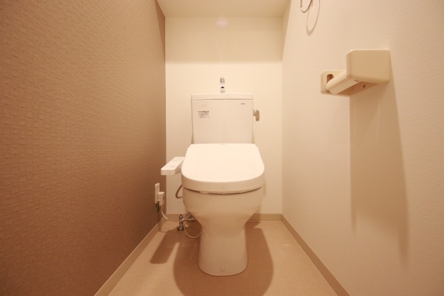 トイレ　※別室の参考写真の為、現況優先です。