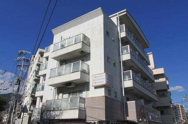 建物外観　凛とした外観です。