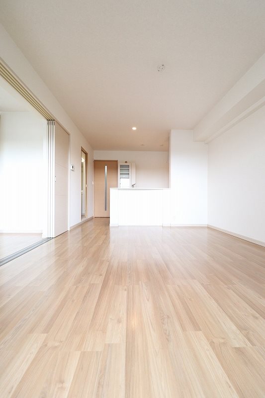 居室・リビング　別部屋写真使用