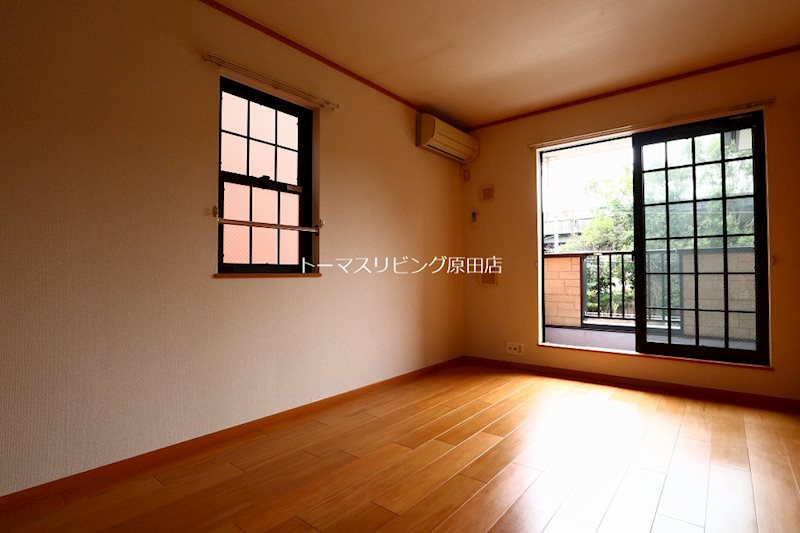 居室・リビング　204号室写真