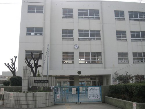 小学校　尼崎市立清和小学校（小学校）まで731m