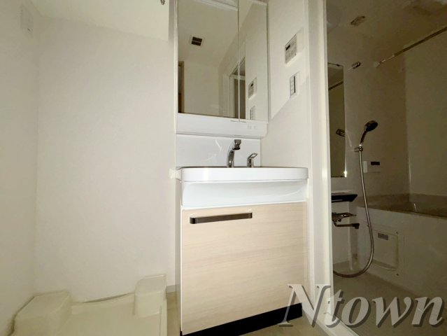 洗面設備　使いやすい独立洗面台です