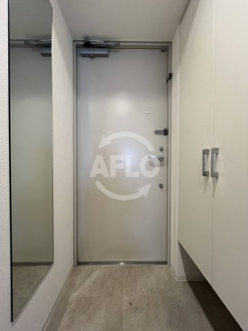 玄関　セレニテ新大阪プリエ　玄関