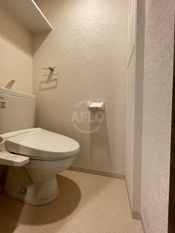 トイレ　Luxe難波西III（ラグゼ難波西III）　温水洗浄便座付き