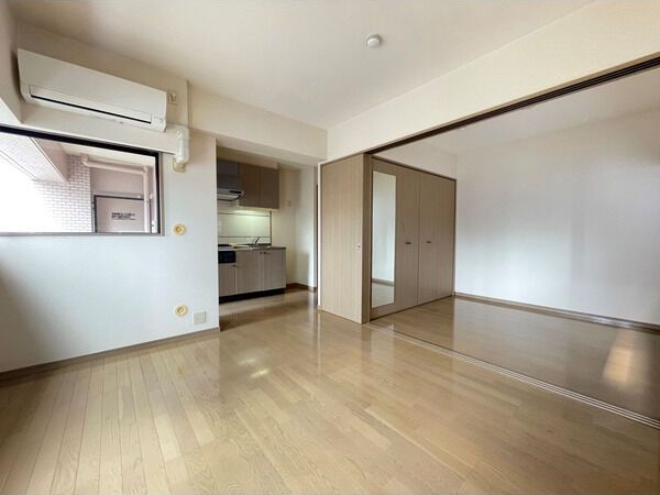 居室・リビング　エントランス