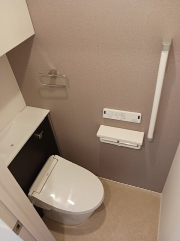 トイレ　落ち着いたトイレです