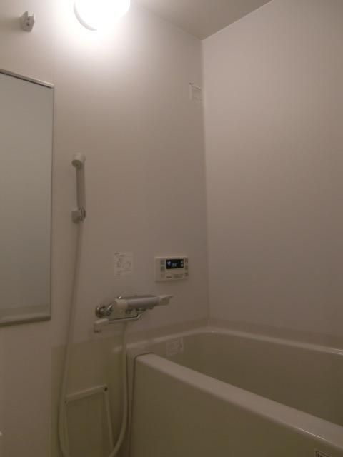 バス・シャワールーム　キレイなバスルーム。