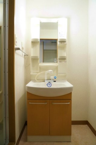 洗面設備　独立洗面台です