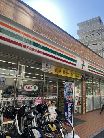 コンビニ　セブンイレブン（コンビニ）まで492m