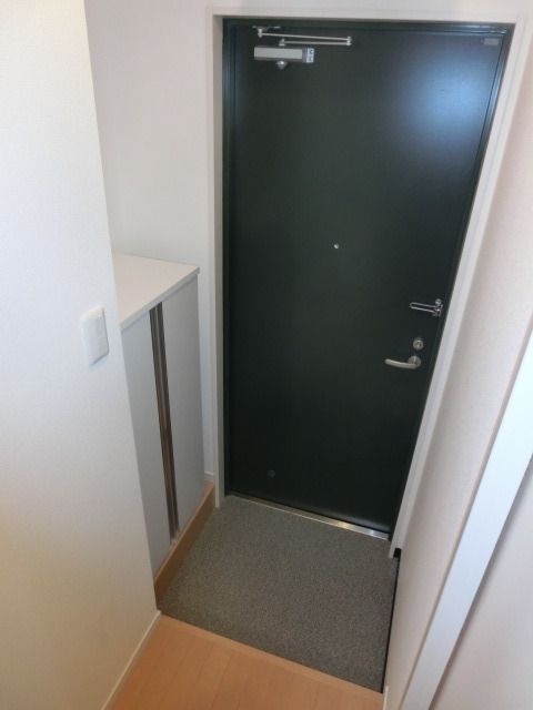 玄関　収納付の玄関