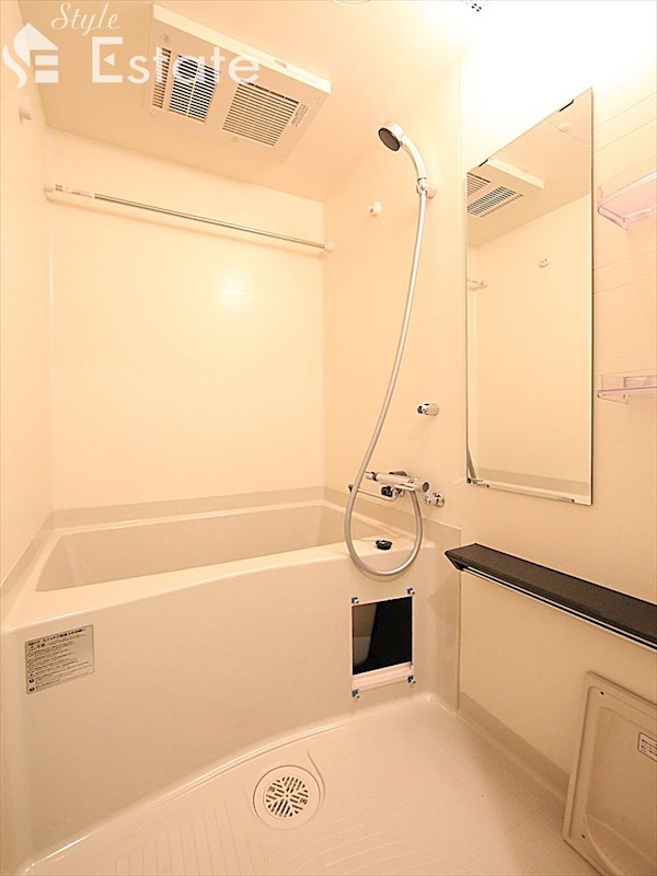 バス・シャワールーム　バスルーム