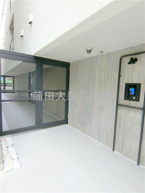 エントランス　防犯カメラTVモニター付オートロック宅配BOXメールBOX