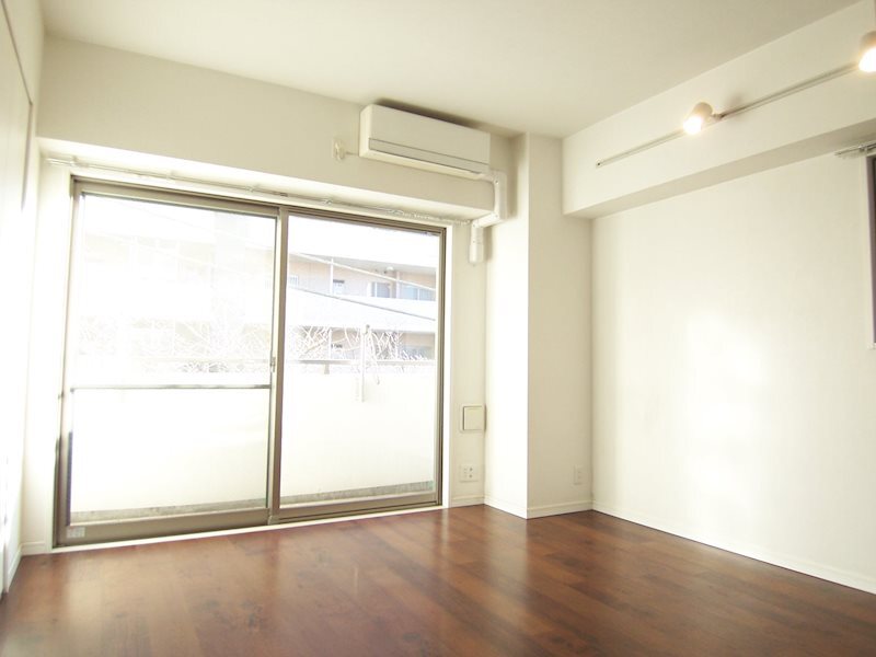 居室・リビング　使いやすい形の為、レイアウトを楽しめます♪