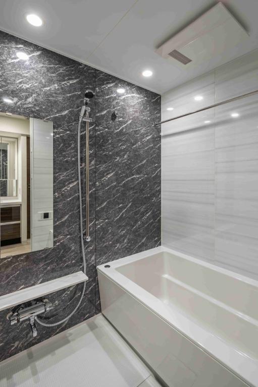 バス・シャワールーム　バス