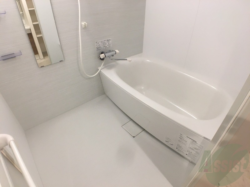 バス・シャワールーム　お風呂になります。一日の疲れを癒してくださいね。