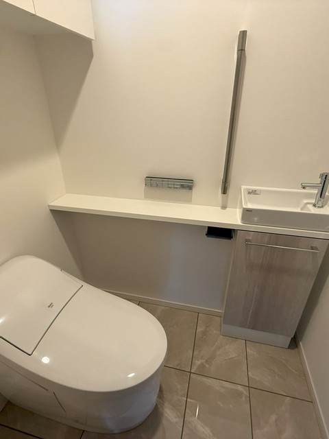 トイレ　※写真は同タイプ住戸です。