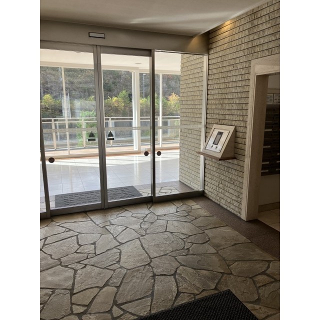 エントランス　エントランス