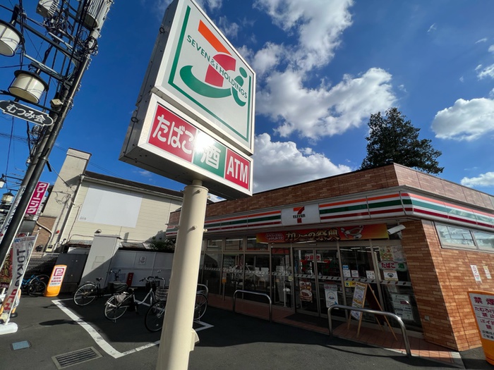 コンビニ　セブンイレブン（コンビニ）まで98m